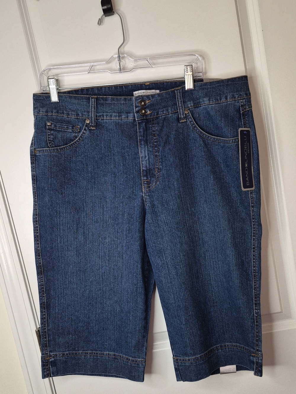 Bandolino Relaxed Fit Mid-Blue Denim Bermuda Shorts Size 16
